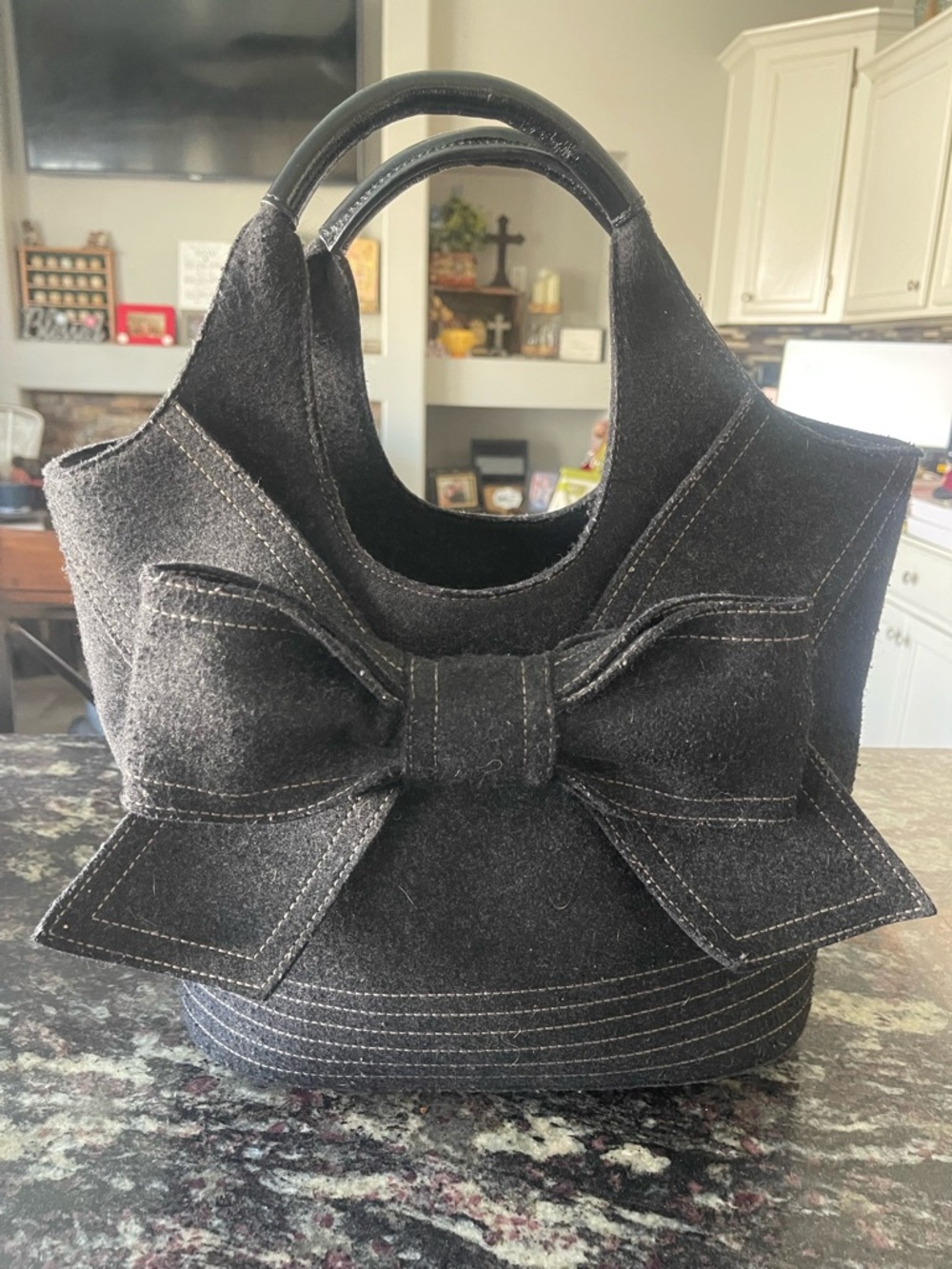 Kate Spade Walker Park Tate handbag with Statement Bow - Picture 9 of 14